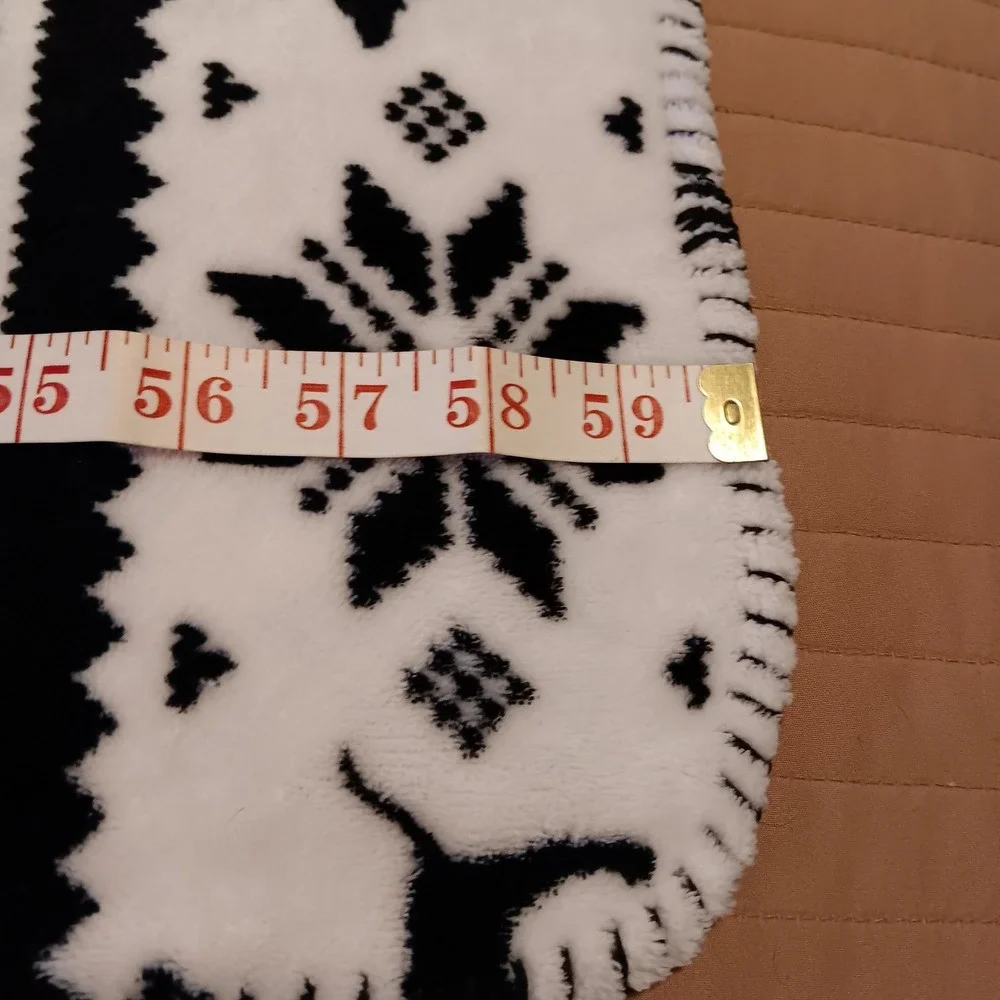 Victoria's Secret PINK Black White Dog Snowflake‎ Sherpa Throw Blanket Soft